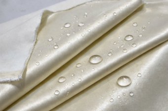 Широкая сливочная ткань для скатерти профессиональная водоотталкивающая