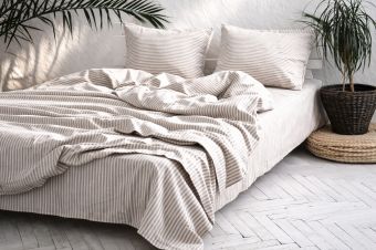 КПБ из хлопка и льна семейное в серую полоску