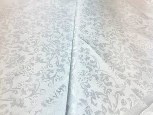  Белая ткань журавинка для скатерти