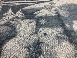  Новогоднее полотенце "Зайки в снегу"